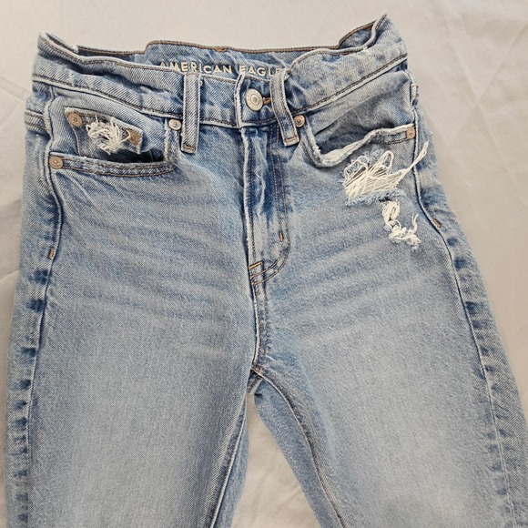 American Eagle 000 (24") Super High Rise Distressed Jeans Lighter Wash L700 - Picture 5 of 7